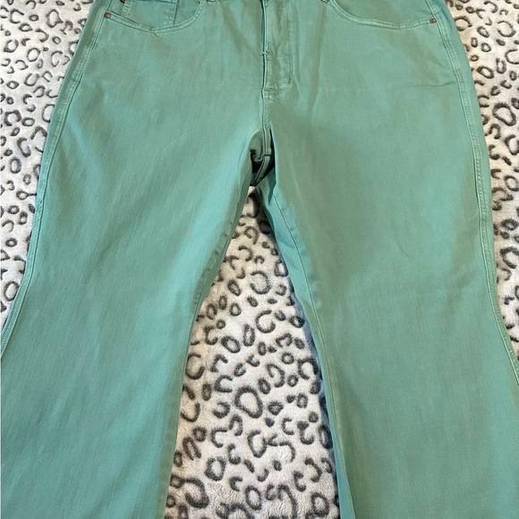 Judy Blue Breakfast at Tiffany's Topaz High Rise Tummy Control Flare Jeans - Picture 2 of 6